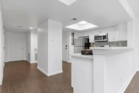 4444 Victory Drive Drive 1108 Houston TX 77088