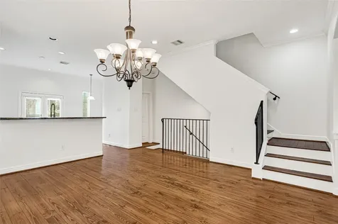 5509 Darling Street Houston TX 77007