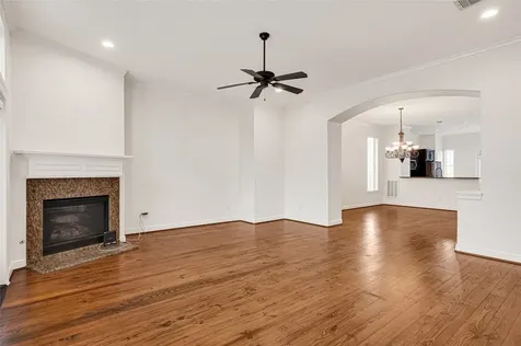 5509 Darling Street Houston TX 77007