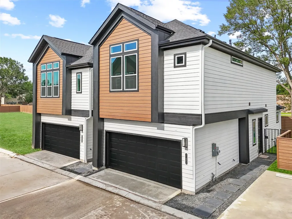 2106 Dewalt Street A Houston TX 77088