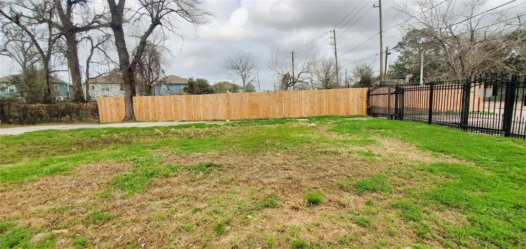 4605 Fulton Street Houston TX 77009