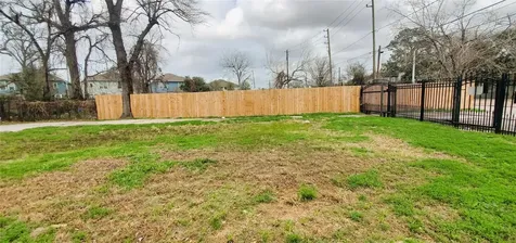 4605 Fulton Street Houston TX 77009