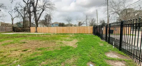 4605 Fulton Street Houston TX 77009