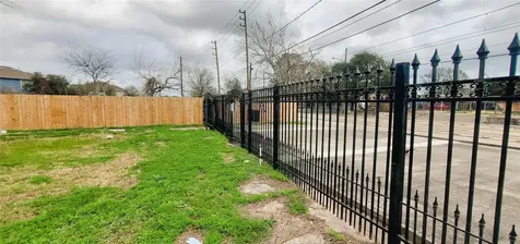 4605 Fulton Street Houston TX 77009