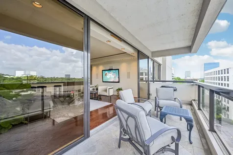 49 Briar Hollow Lane 702 Houston TX 77027