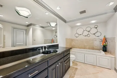 49 Briar Hollow Lane 702 Houston TX 77027