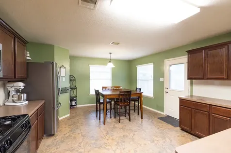 921 Sage Street Baytown TX 77521