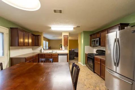 921 Sage Street Baytown TX 77521