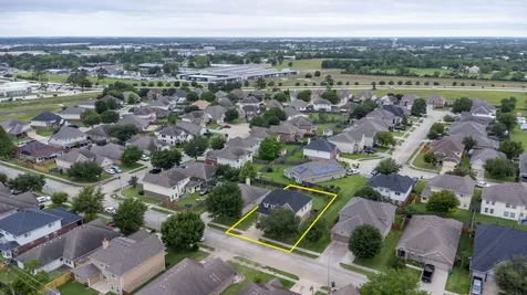 921 Sage Street Baytown TX 77521