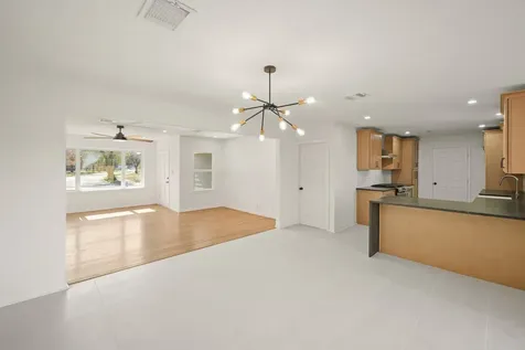 5022 Hazelton Street Houston TX 77035