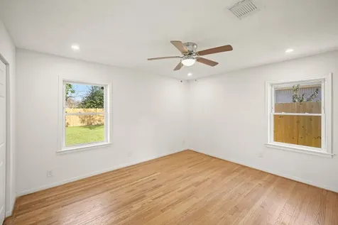 5022 Hazelton Street Houston TX 77035
