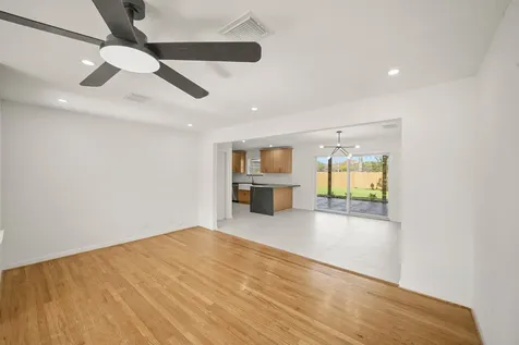 5022 Hazelton Street Houston TX 77035