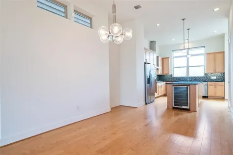 194 Harvard Street Houston TX 77007