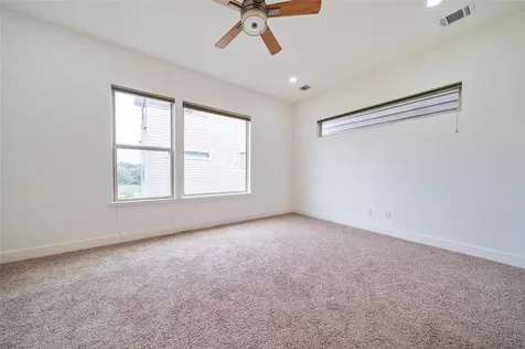 194 Harvard Street Houston TX 77007