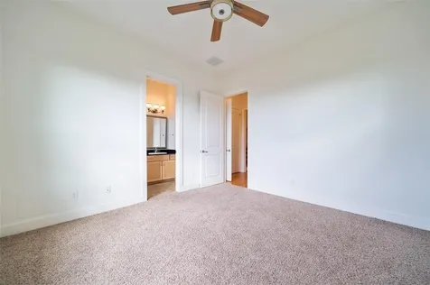 194 Harvard Street Houston TX 77007