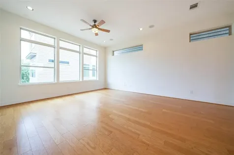194 Harvard Street Houston TX 77007