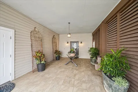 115 Bamaku Bend Tiki Island TX 77554