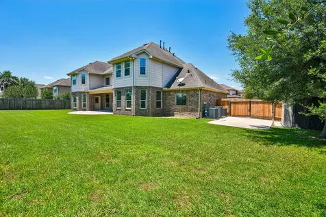 2306 Lakeway Drive Friendswood TX 77546