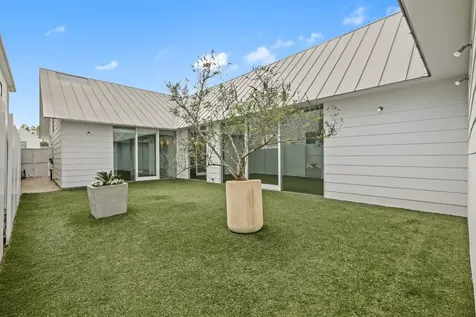 229 W 25th Street Houston TX 77008