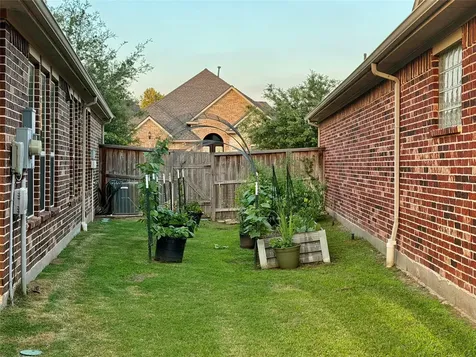 5102 Ava Meadows Lane Sugar Land TX 77479