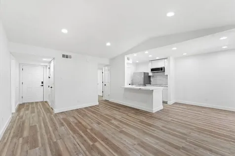 17331 Red Oak Drive 14 Houston TX 77090