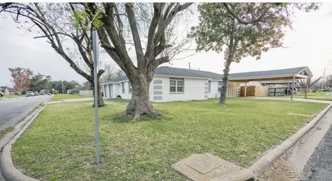 2202 4th Street Galena Park TX 77547