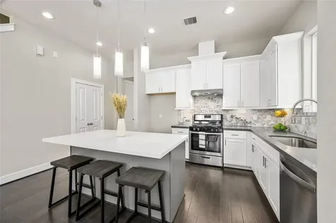 105 W Whitney Street B Houston TX 77018