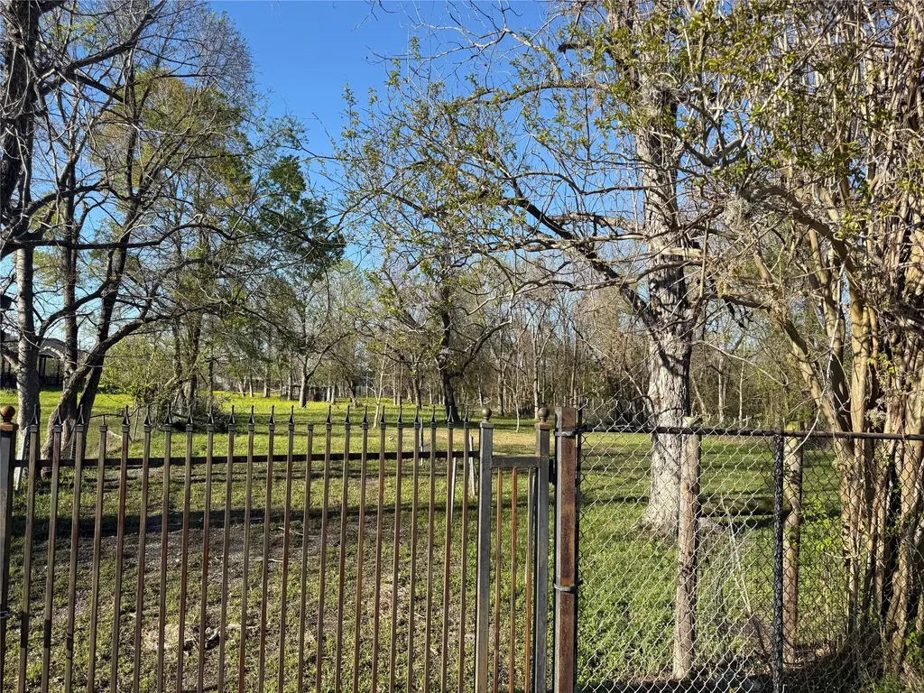 2527 Lone Oak Road Houston TX 77093