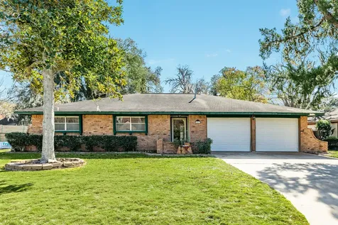 267 Wentworth Drive West Columbia TX 77486