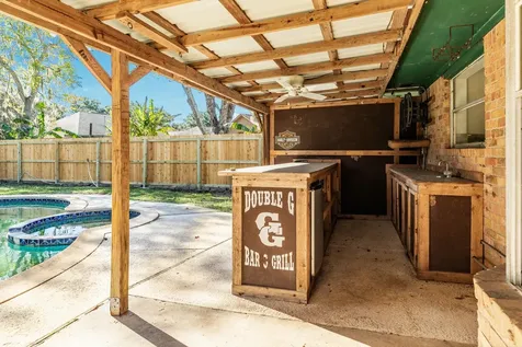 267 Wentworth Drive West Columbia TX 77486