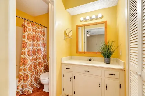 267 Wentworth Drive West Columbia TX 77486
