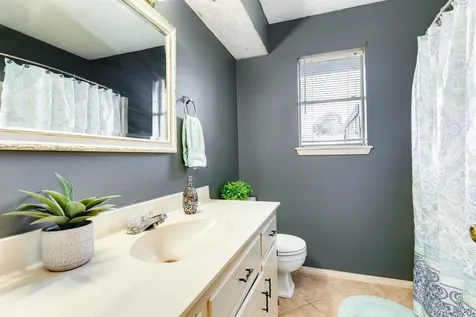 267 Wentworth Drive West Columbia TX 77486