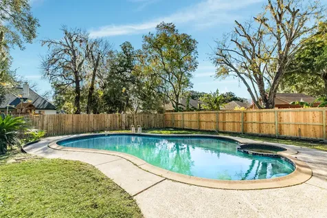 267 Wentworth Drive West Columbia TX 77486