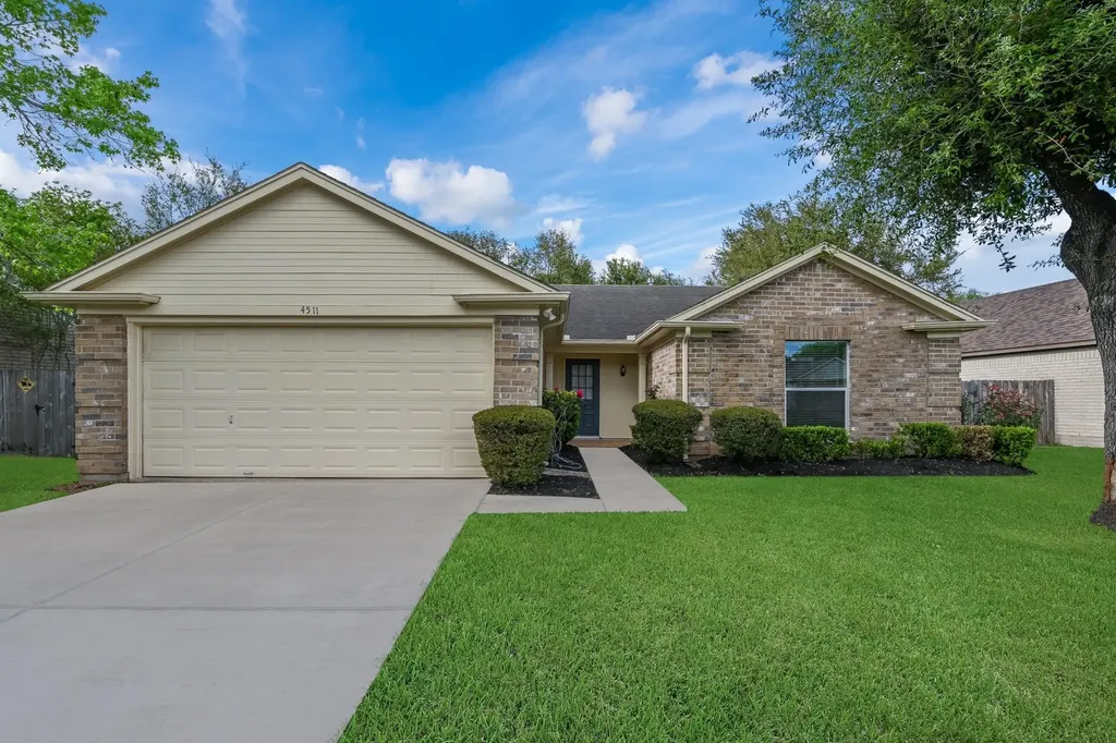 4511 Alamo Avenue Sugar Land TX 77479