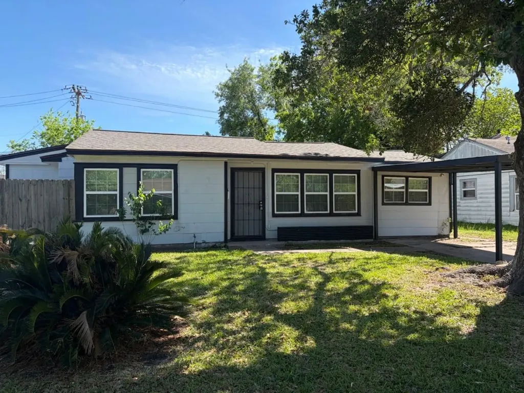 5962 Belarbor Street Houston TX 77033