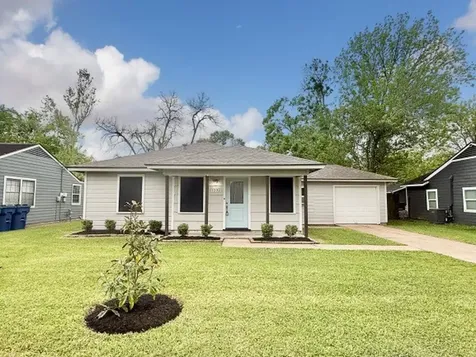 1232 San Felipe Street Angleton TX 77515