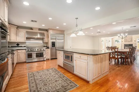 33 Maple Lane Galveston TX 77551