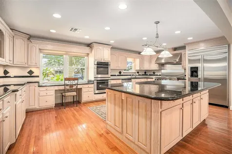 33 Maple Lane Galveston TX 77551