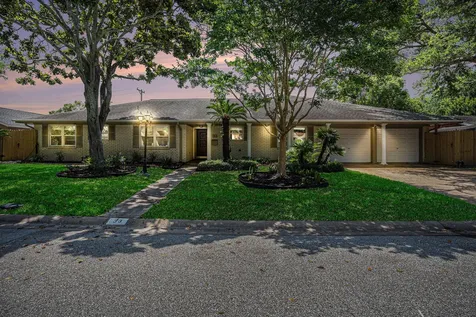 33 Maple Lane Galveston TX 77551