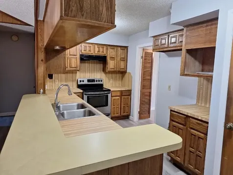 605 Noreda Street Angleton TX 77515