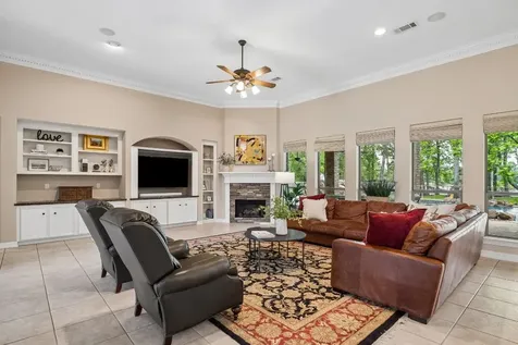 9519 Clubhouse Circle Magnolia TX 77354