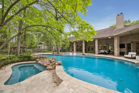 9519 Clubhouse Circle Magnolia TX 77354