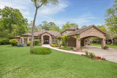 9519 Clubhouse Circle Magnolia TX 77354