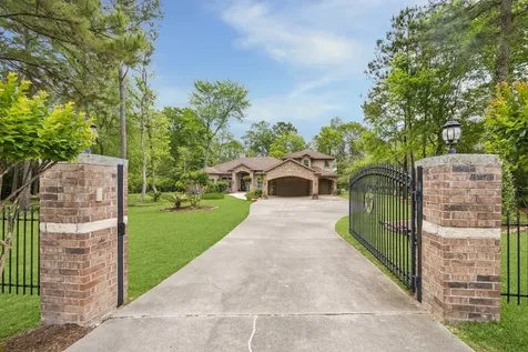 9519 Clubhouse Circle Magnolia TX 77354