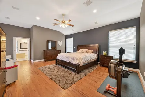 5349 Val Verde Street Houston TX 77056