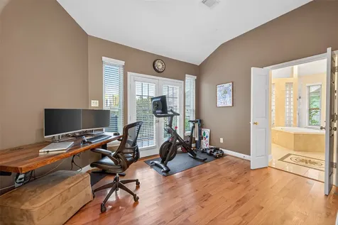 5349 Val Verde Street Houston TX 77056
