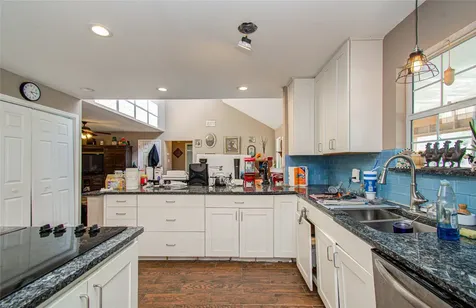 7228 Avenue R Santa Fe TX 77510