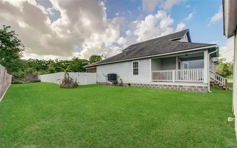 7228 Avenue R Santa Fe TX 77510