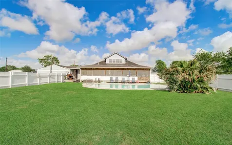 7228 Avenue R Santa Fe TX 77510