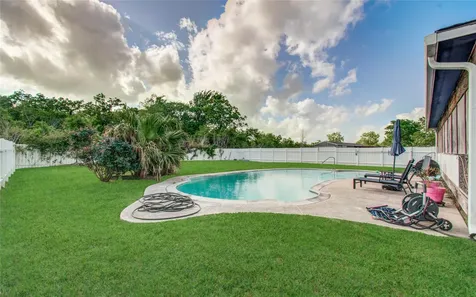 7228 Avenue R Santa Fe TX 77510